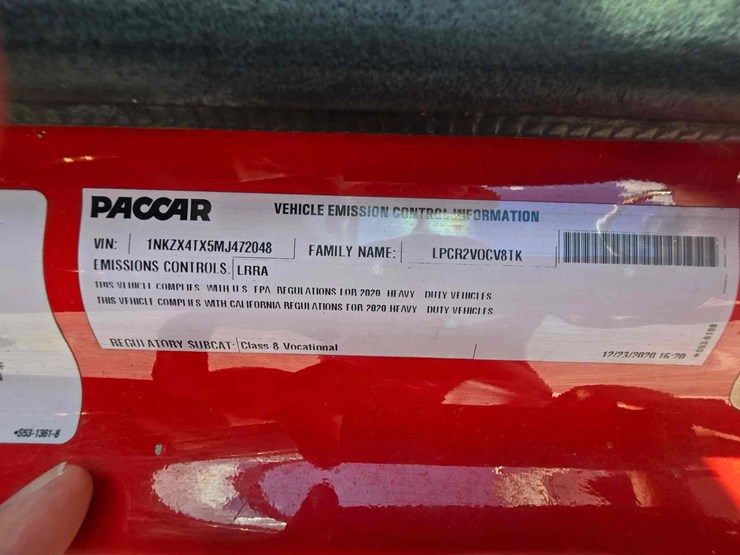 2021-kenworth-t880-image-35