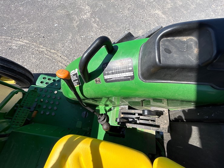 2017-john-deere-5045e-image-12