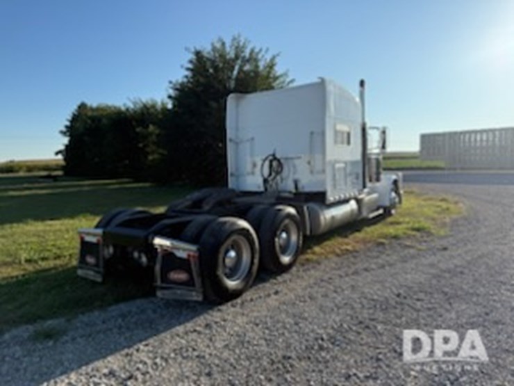 2013-peterbilt-389-truck-(jm627)-image-5