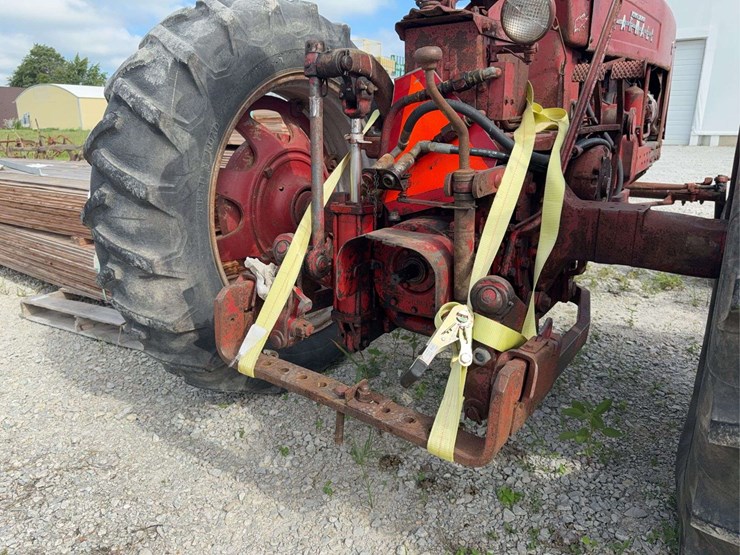 farmall-400-image-12