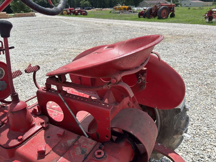 farmall-culti-vision-b-image-29
