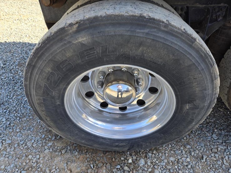 2017-kenworth-t880-image-87