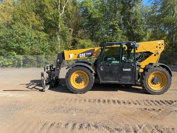 2014-caterpillar-tl642c-image-2