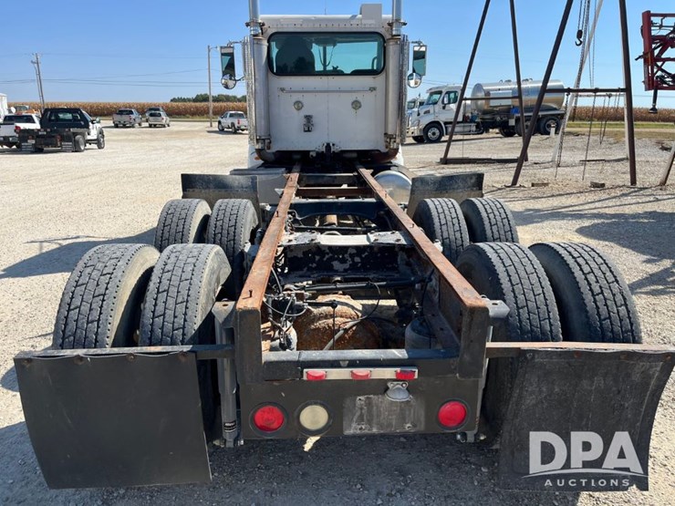 2007-peterbilt-386-image-34