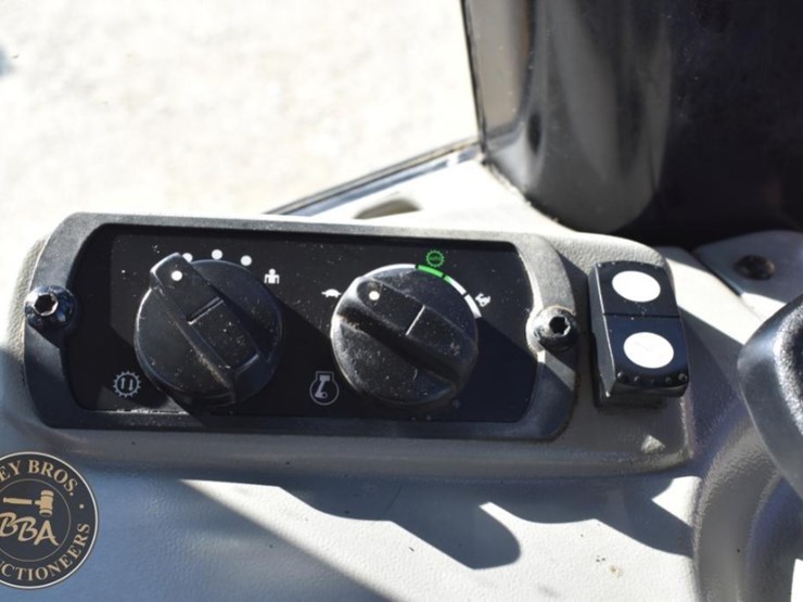 2020-caterpillar-d6n-lgp-image-76