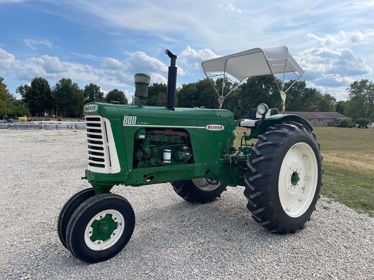 oliver-880-image-1