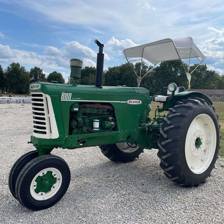 OLIVER 880