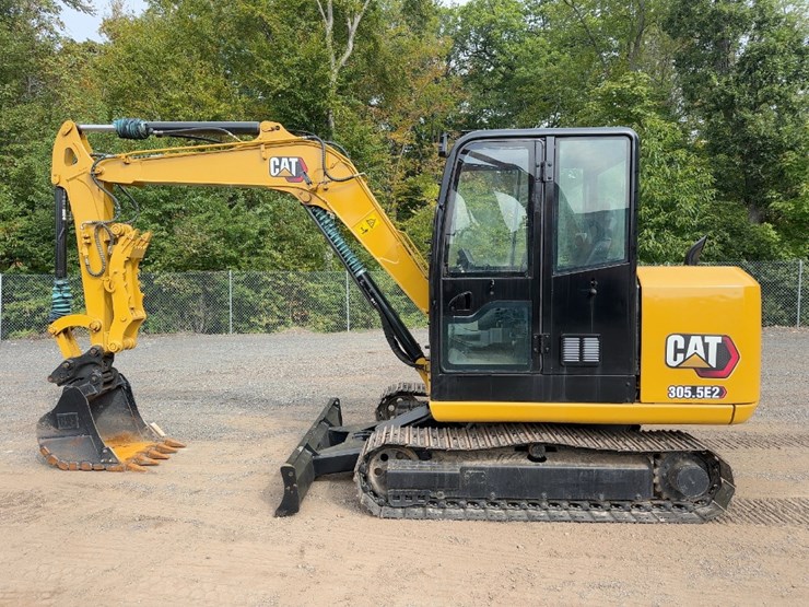 2021-caterpillar-305-image-2