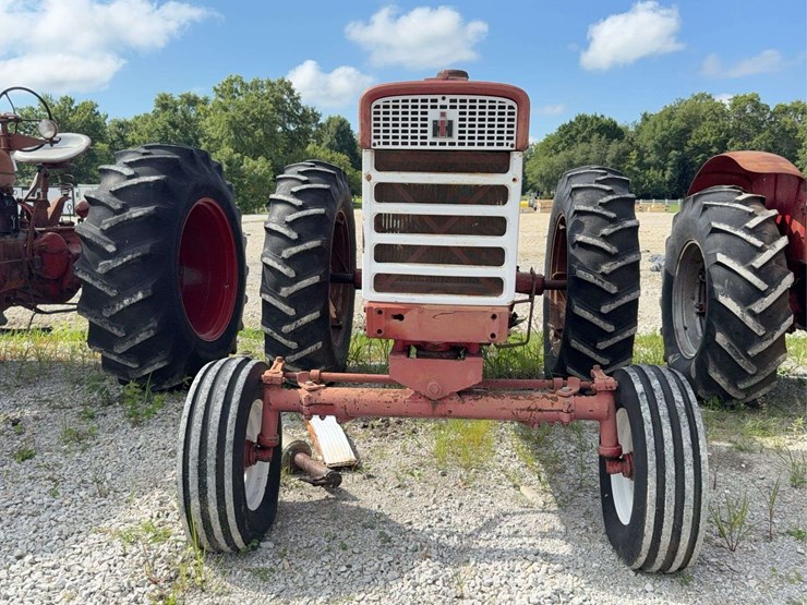 farmall-560-diesel-image-2