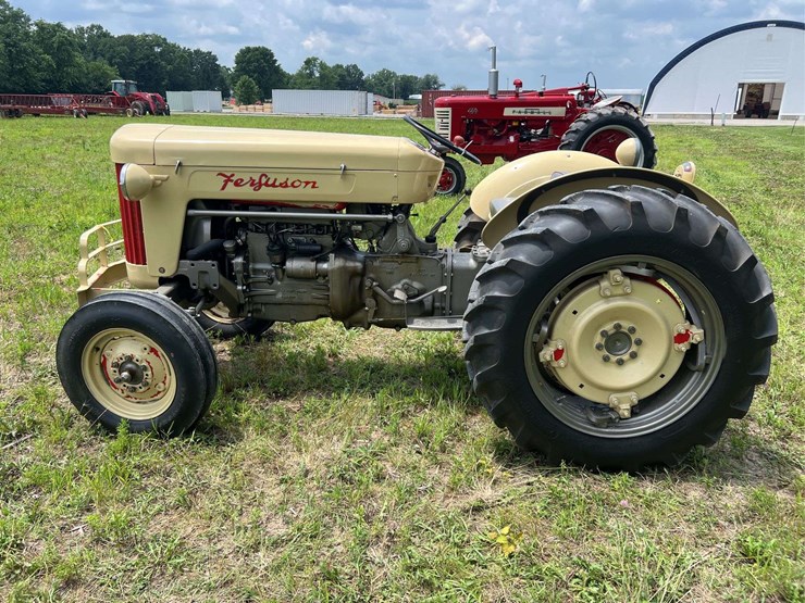 massey-ferguson-40-image-2