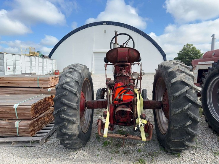 farmall-400-image-6