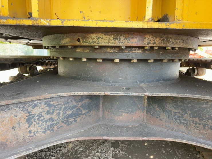 2004-deere-225c-lc-image-16