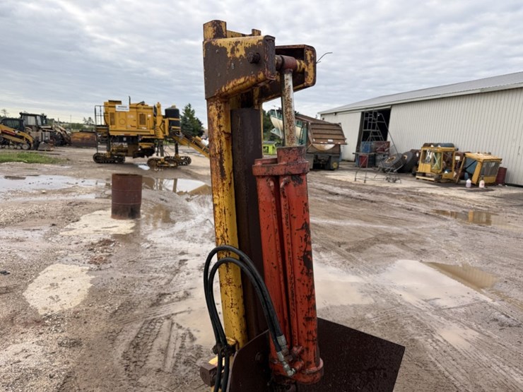 #2558-•-(3)-point-hydraulic-tree-spade-image-9