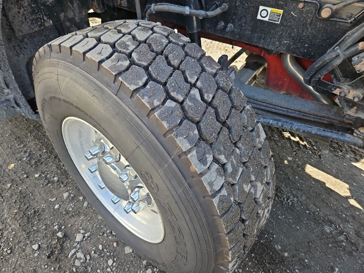 2016-kenworth-t880-image-15
