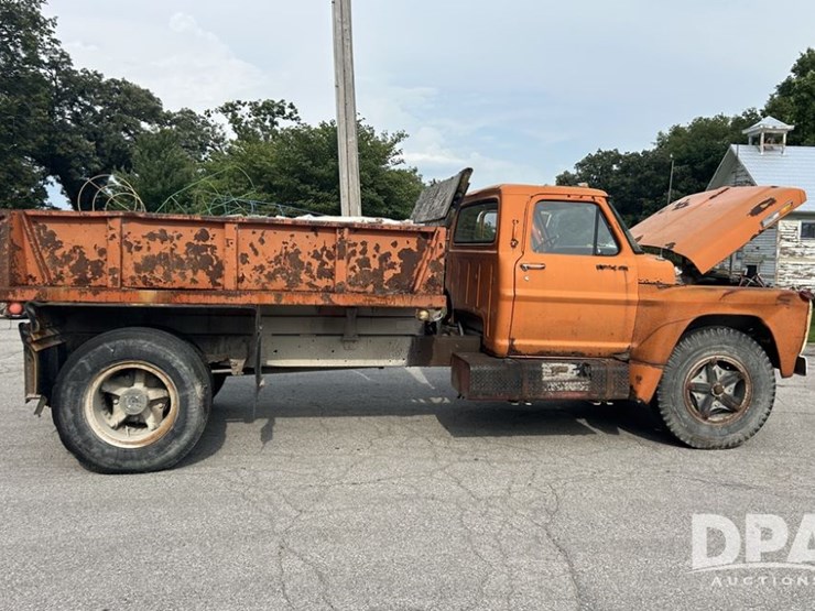1972-ford-f750-image-1