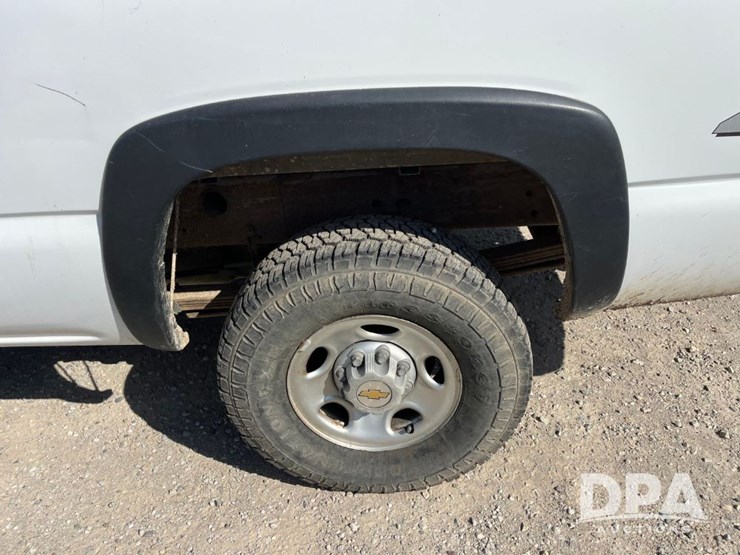 2003-chevrolet-2500hd-image-38