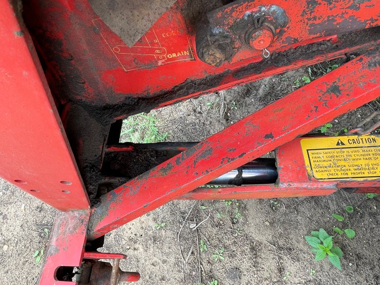 massey-ferguson-510-image-22