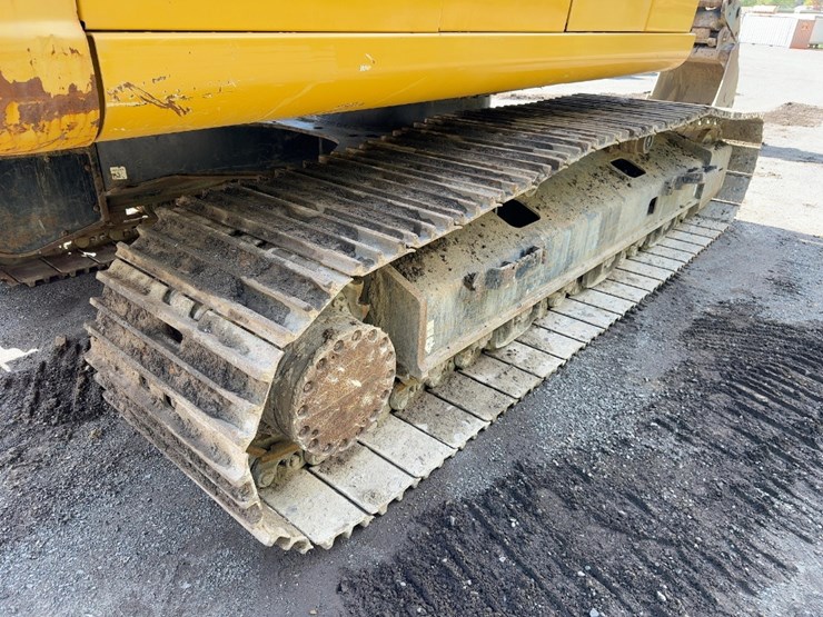 2019-deere-300g-lc-image-23