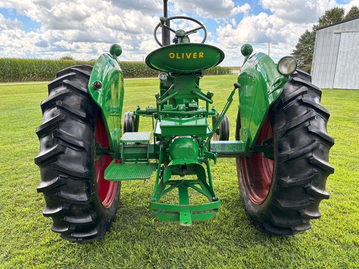 1957-oliver-super-77-image-4