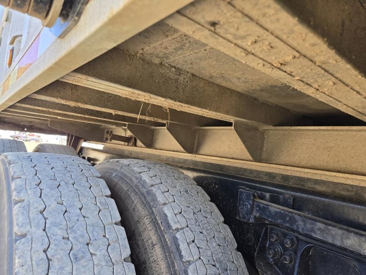 2017-kenworth-t880-image-37