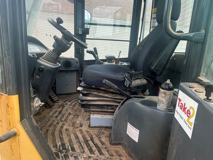 2013-komatsu-wa250pz-image-6
