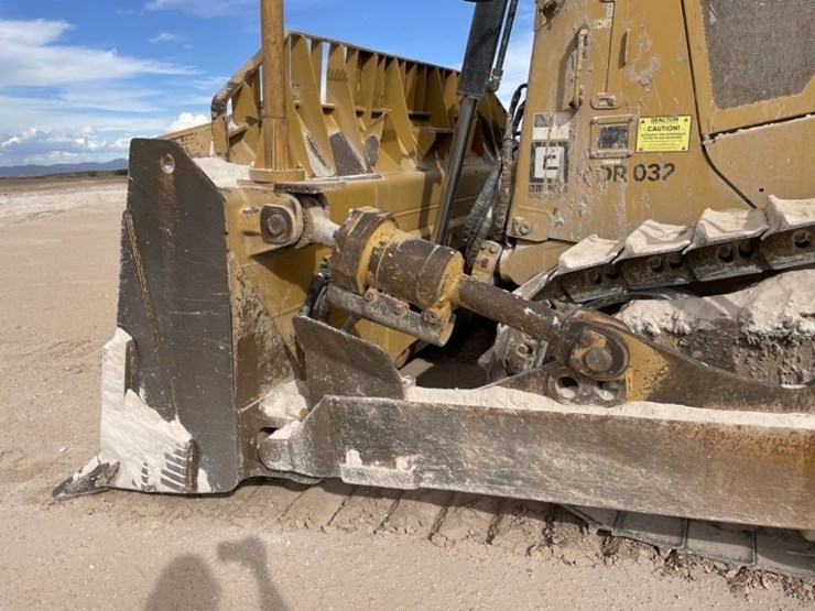 2019-caterpillar-d8t-image-9