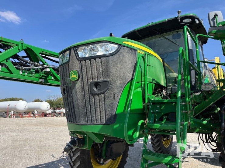 2019-john-deere-r4045-image-22