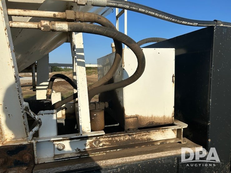 2006-b-b-dry-tender-trailer-(cp1148,-unit-9690)-image-11