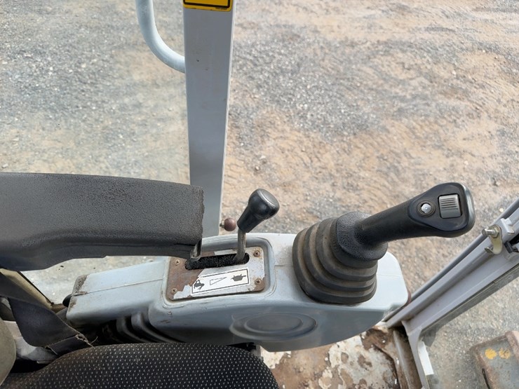 2008-wacker-neuson-38z3-image-29