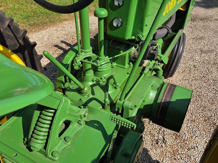 john-deere-model-b-image-4