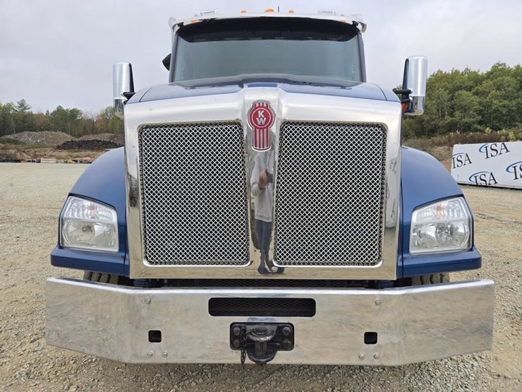 2017-kenworth-t880-image-8