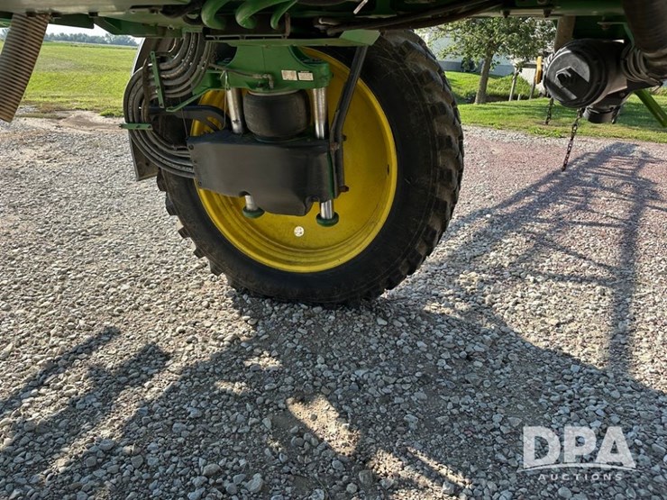 2021-john-deere-r4044-image-26