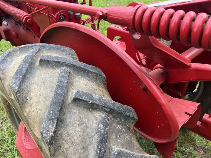 farmall-140-image-58