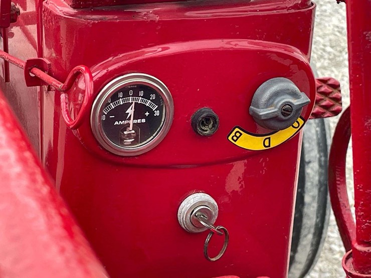 farmall-140-image-49
