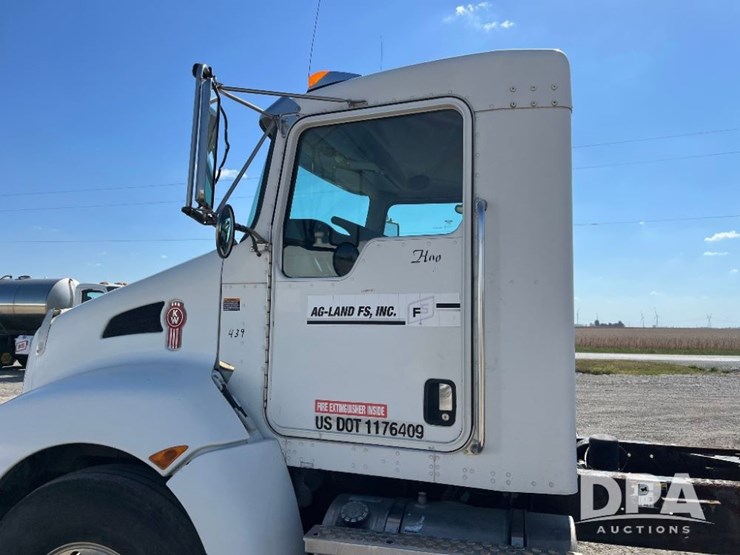 2009-kenworth-t370-image-42