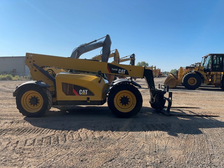 2014-caterpillar-tl642c-image-6