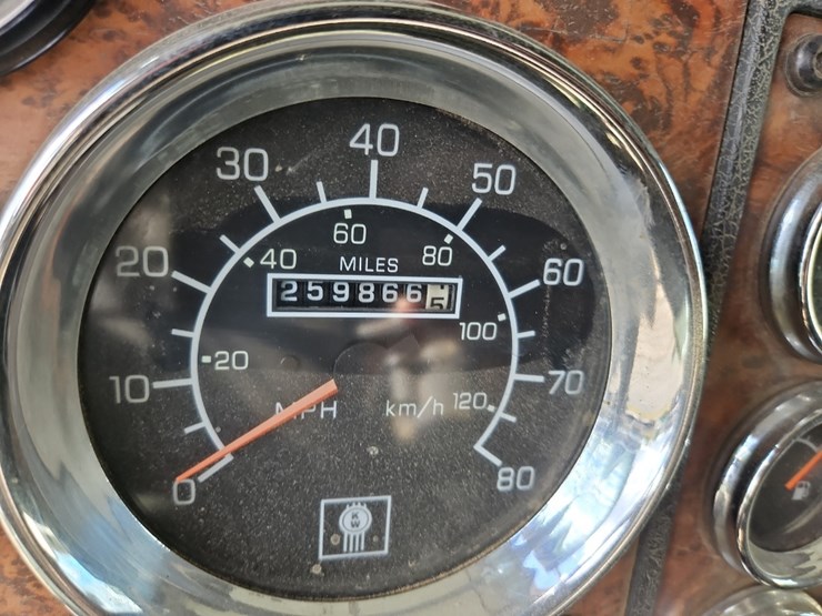 2001-kenworth-t800-image-37