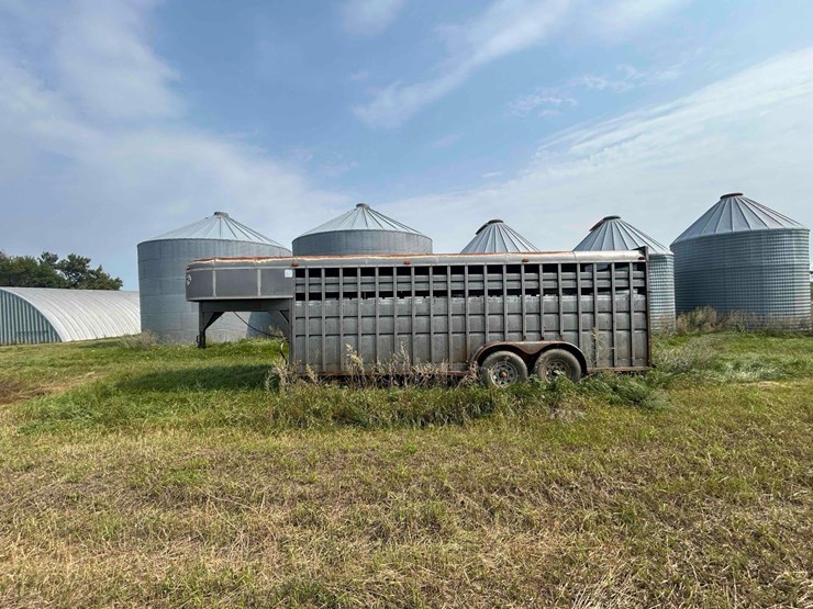 trailalong-stock-trailer-image-2