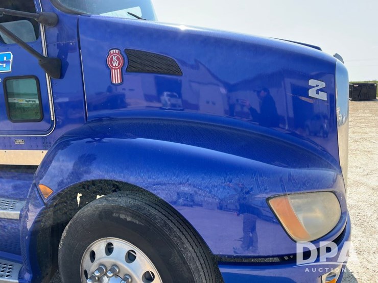 2013-kenworth-t660-image-26