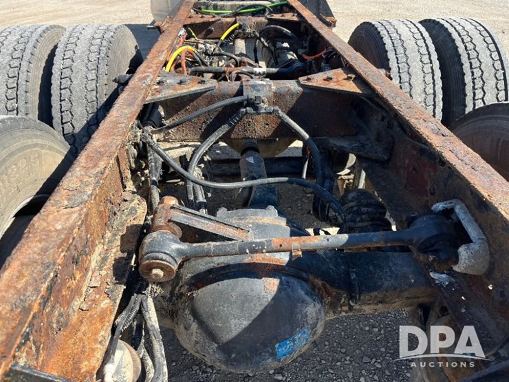 2009-kenworth-t370-image-35