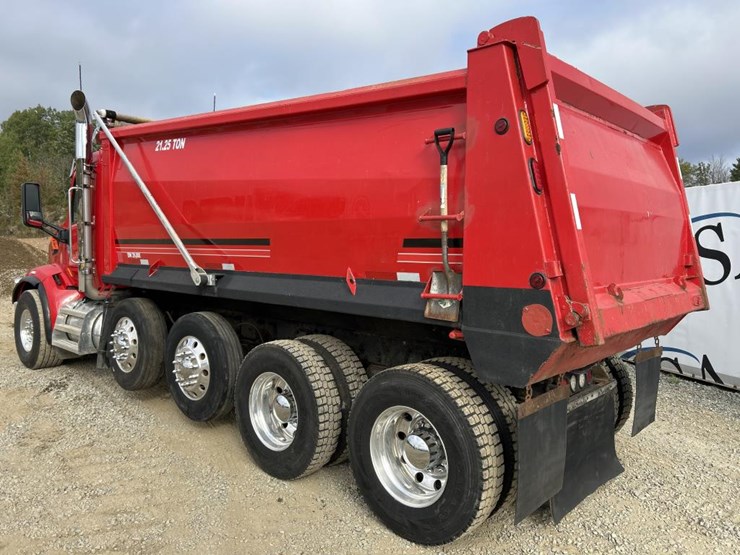 2014-peterbilt-567-image-3