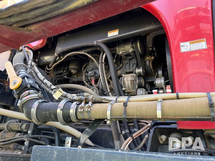 2017-case-ih-patriot-4440-image-32