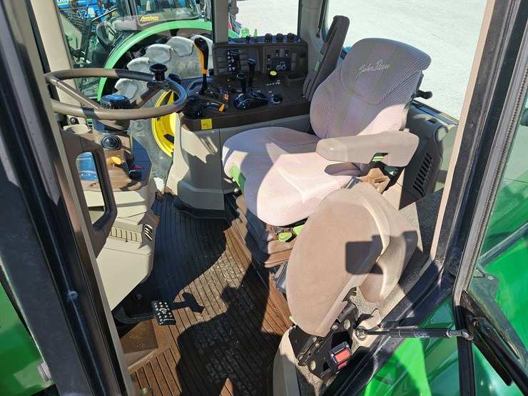 2004-john-deere-7220-image-9