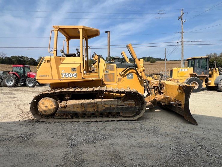 deere-750c-image-6