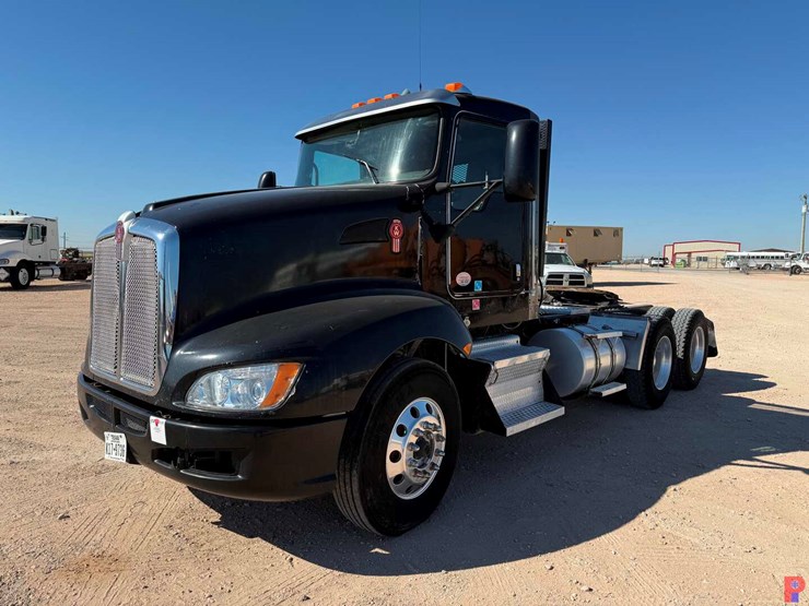 2013-kenworth-t660-image-2