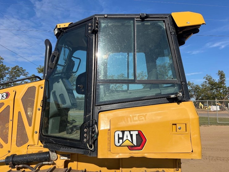 2021-caterpillar-d3-lgp-image-31