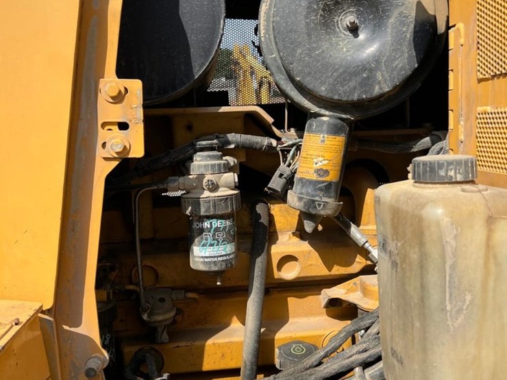 deere-750c-image-27