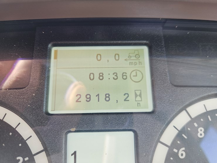 2018-john-deere-6120m-image-10