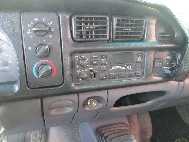 1998-dodge-3500-image-30