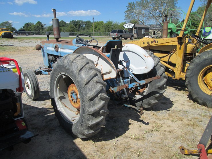 ford-3000-image-4